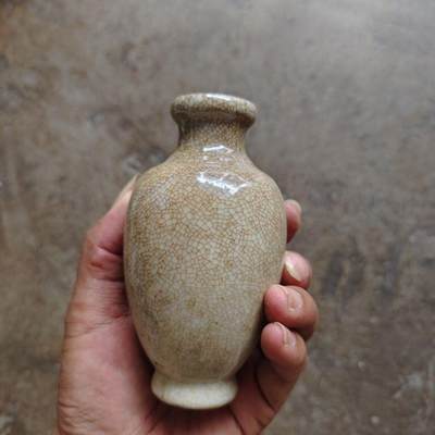 旧陶瓷专场 - 哥窑金丝铁片釉插花瓶