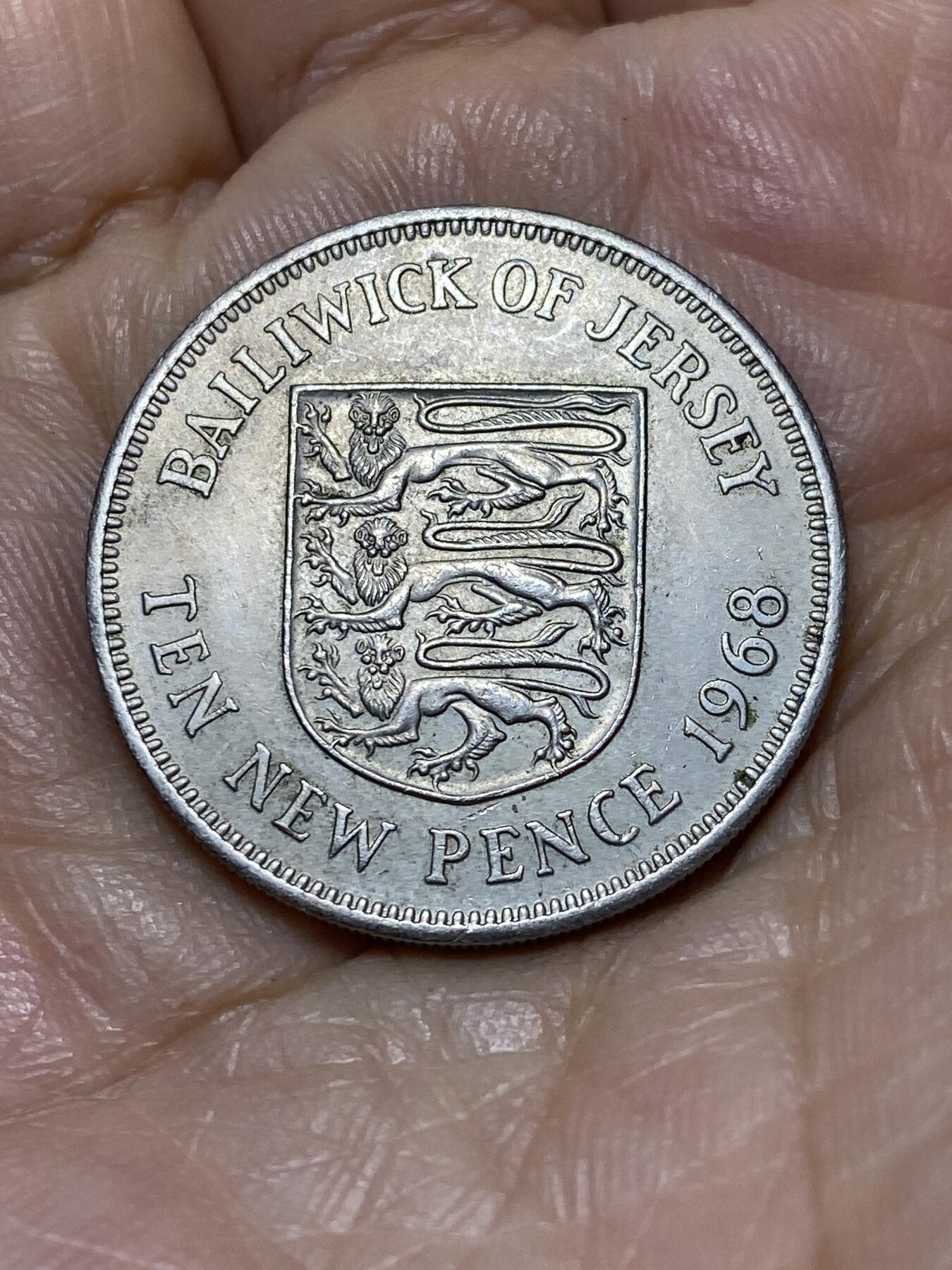 2025年第一百零五场(总第一百三十一场）外国好品散币(免佣金) 英属泽西岛🇯🇪1968年10新便士(伊丽莎白二世中年花冠，十进制第一版首发年仅发行3年)