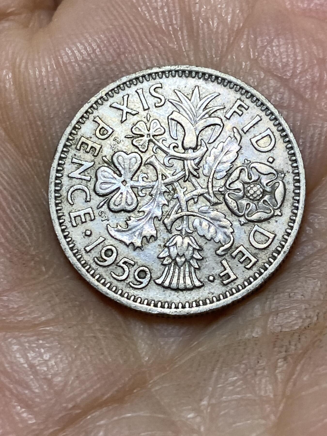 2025年第一百零五场(总第一百三十一场）外国好品散币(免佣金) 英国🇬🇧1959年6便士(伊丽莎白二世青年桂冠，第二版)