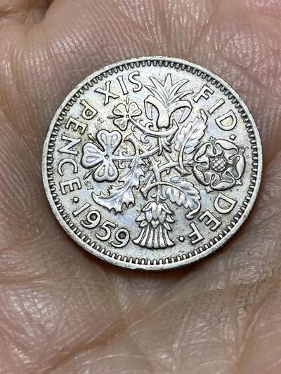2025年第一百零五场(总第一百三十一场）外国好品散币(免佣金) - 英国🇬🇧1959年6便士(伊丽莎白二世青年桂冠，第二版)