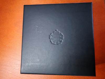 长老汇蛇年精选第五十九场拍卖 2022英国不列颠女神5英镑精制银币，2盎司999银，550枚，盒证全，钢琴烤漆木盒，仪式感十足的英国皇家造币厂包装盒