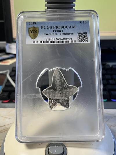 第177期拍卖【长期征集拍品】 - PCGS-PR70DCAM 2018年发行的法国瑰宝系列宝诗龙-常青藤异形精制纪念银币-10欧（22.2克重，900银，发行量5千枚）