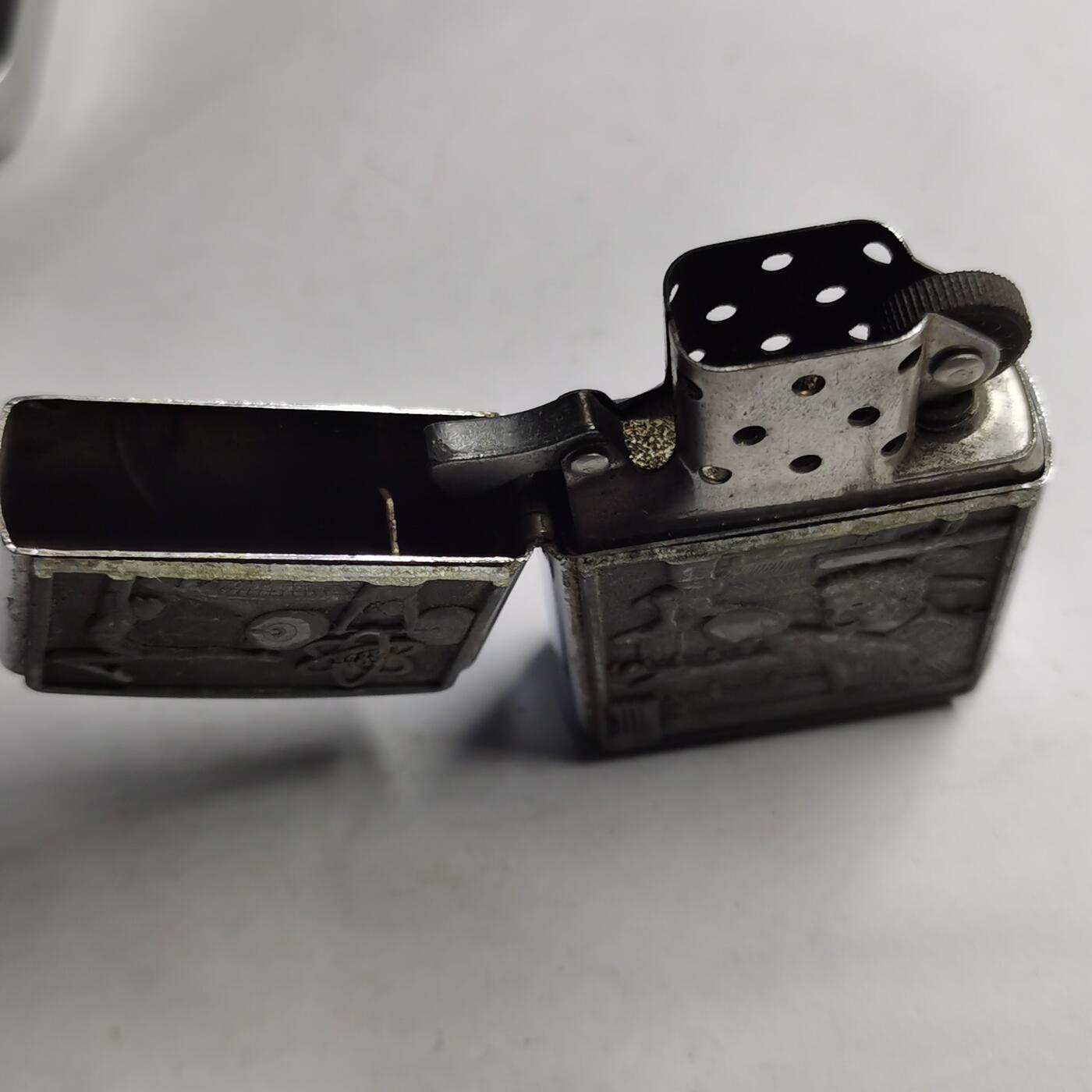 藏珍品阁专场77期 老打火机一个，完好，加油能用