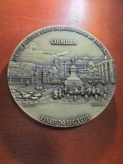 长老汇蛇年精选第五十九场拍卖 葡萄牙传统服装之科英布拉的特里卡娜女子铜章，90MM，284克