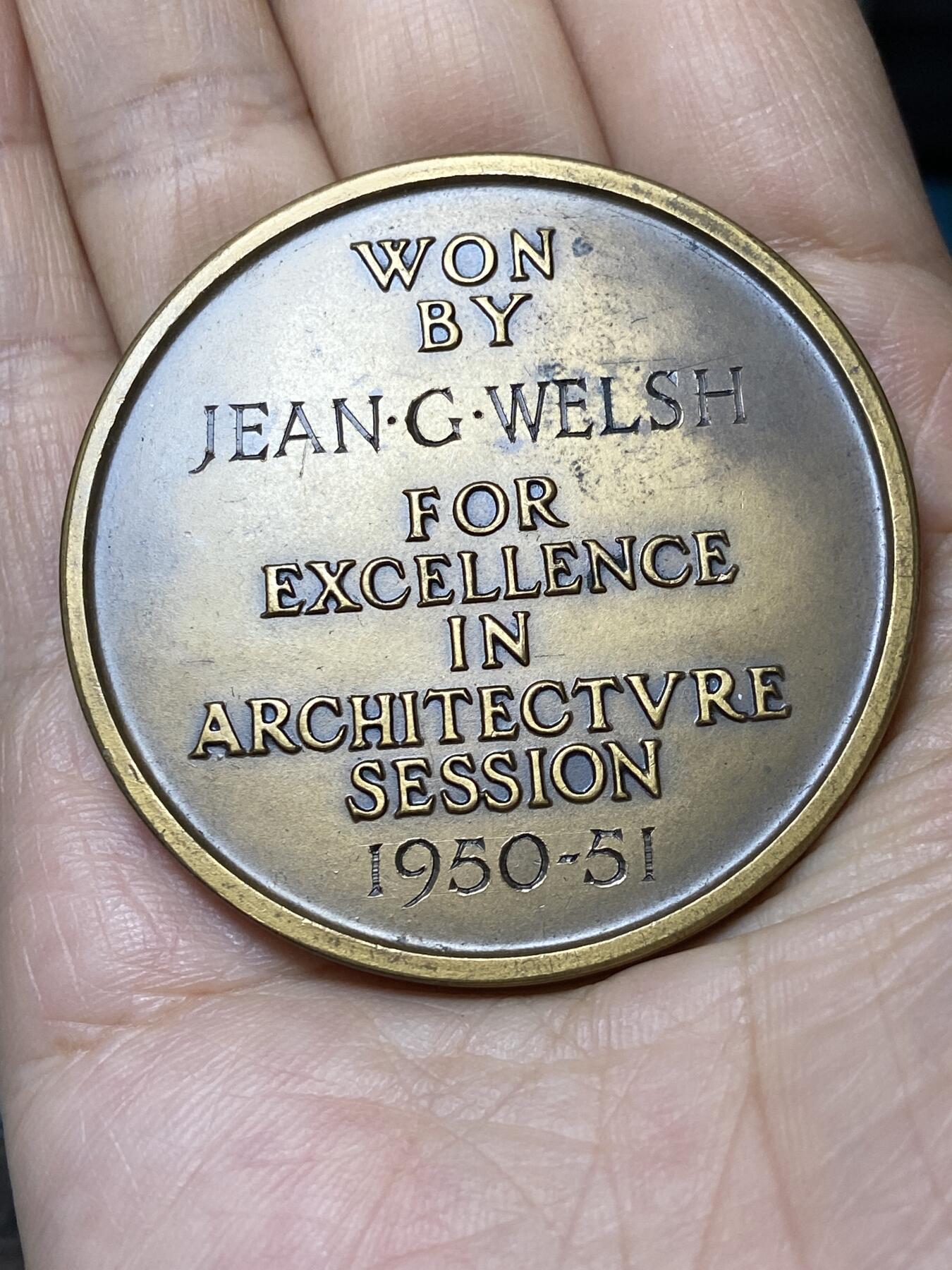 2025年第一百零六场(总第一百三十二场）外国好品散币(免佣金) 英国🇬🇧超大纪念铜章直径50.8毫米、厚3毫米、重48.46克(格拉斯哥建筑学院建筑学术卓越奖章，表彰1950-1951学年建筑领域的卓越成就，由Jean·G·Welsh获得)