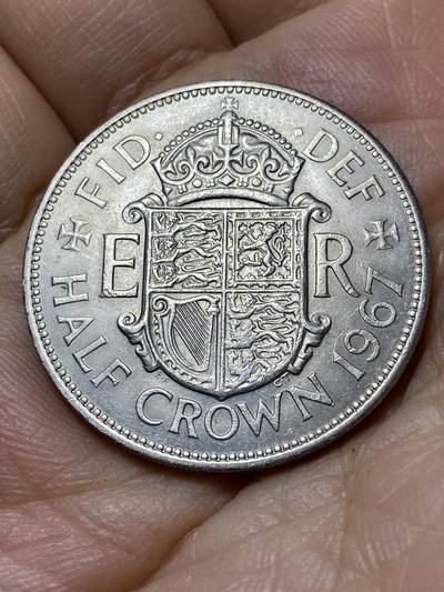 2025年第一百零六场(总第一百三十二场）外国好品散币(免佣金) - 英国🇬🇧1967年半克朗(伊丽莎白二世青年桂冠第二版，普制币关门年)