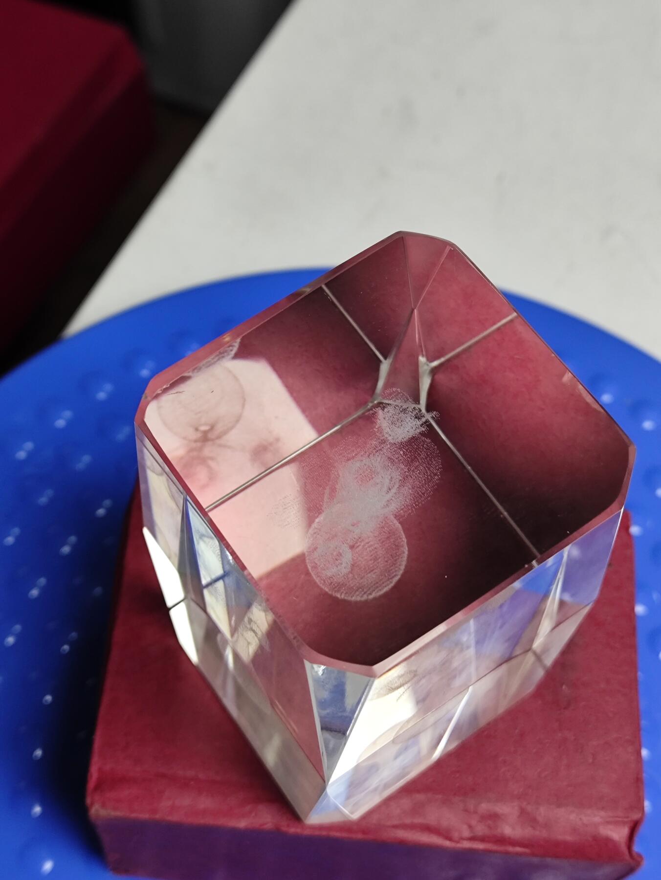 爱淘收藏，清货 水晶3D雕塑摆件，玫瑰花瓶