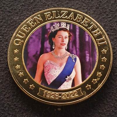 【全场包邮】纯粹捡漏拍466场-待排序 - 【纪念章】英国2022年女王逝世彩色镀金克朗型纪念章