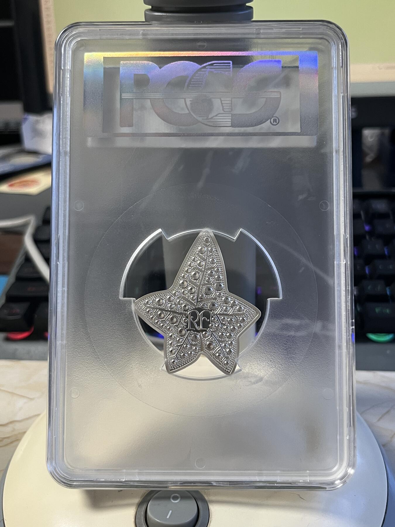 第177期拍卖【长期征集拍品】 PCGS-PR70DCAM 2018年发行的法国瑰宝系列宝诗龙-常青藤异形精制纪念银币-10欧（22.2克重，900银，发行量5千枚）
