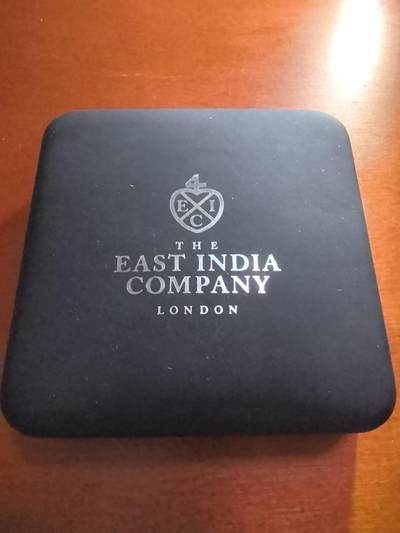 长老汇蛇年精选第五十九场拍卖 2021圣勒赫拿岛美惠三女神1英镑精制银币，1盎司999银，3000枚，盒证全