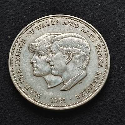 【全场包邮】纯粹捡漏拍466场-待排序 - 英国1981年1克朗查尔斯戴安娜世纪婚礼克朗型纪念币