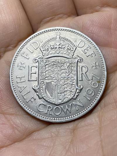 2025年第一百零六场(总第一百三十二场）外国好品散币(免佣金) - 英国🇬🇧1967年半克朗(伊丽莎白二世青年桂冠第二版，普制币关门年)