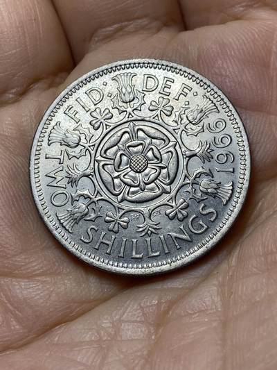 2025年第一百零六场(总第一百三十二场）外国好品散币(免佣金) - 英国🇬🇧1966年2先令(伊丽莎白二世青年桂冠第二版)