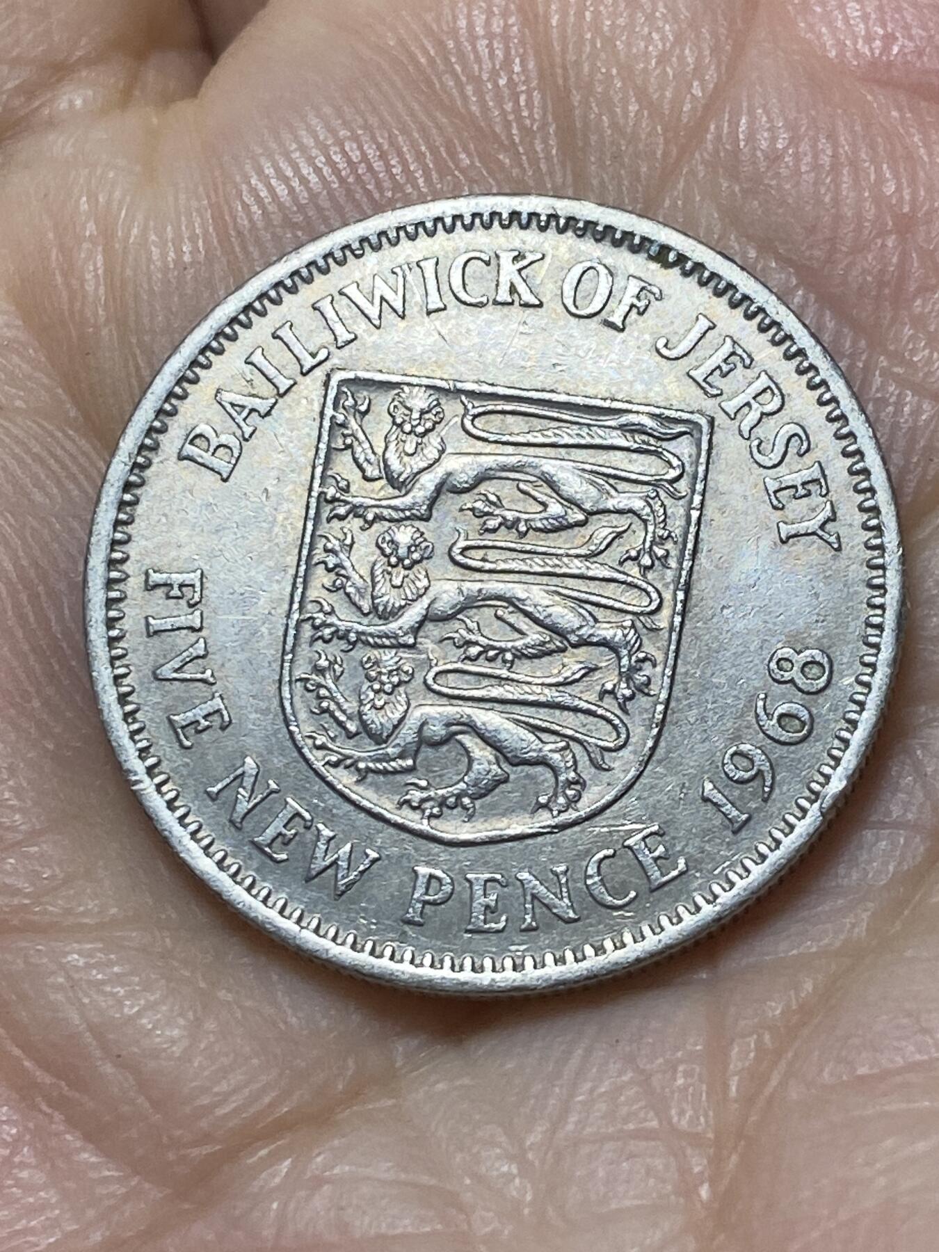 2025年第一百零七场(总第一百三十三场）外国好品散币(免佣金) 英属泽西岛🇯🇪1968年5新便士(伊丽莎白二世中年花冠，十进制第一版首发年)