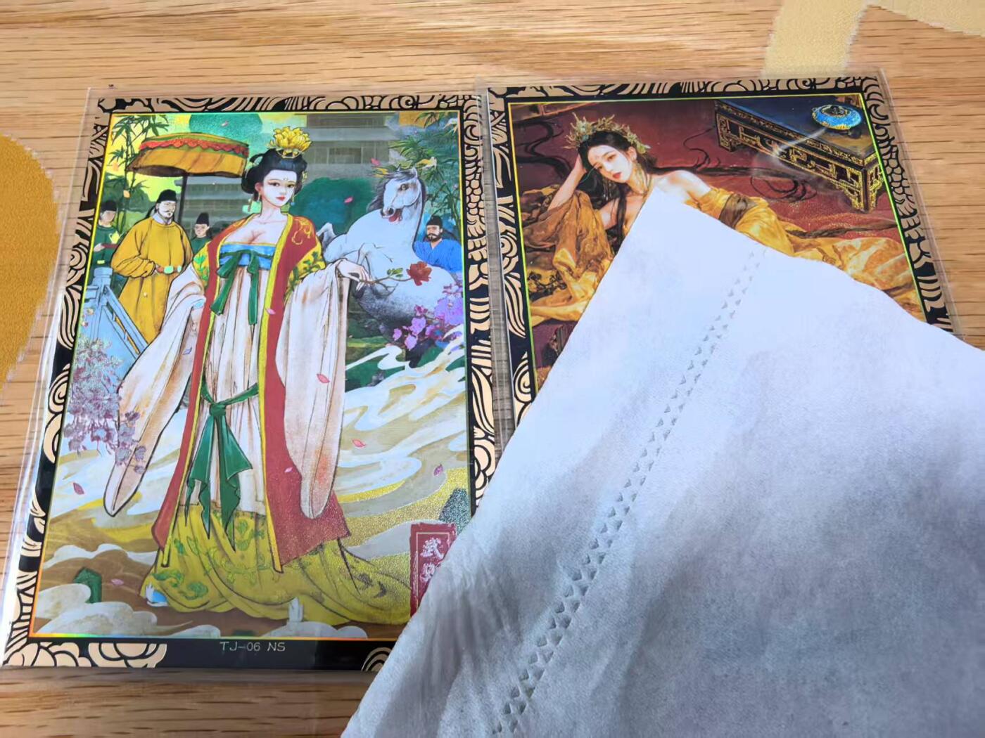 光影卡牌第24期，各家亲签，各家套卡，持续收拍品 奇点天下归心礼盒宗rich武则天异画/双城画师武则天2张厚卡