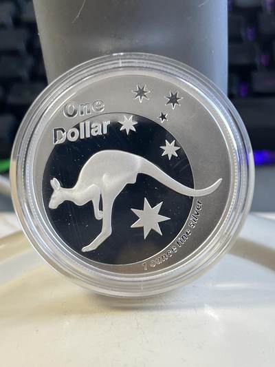 第177期拍卖【长期征集拍品】 - 澳大利亚2005年袋鼠系列精制一盎司银币原盒证书，999银，发行12500枚