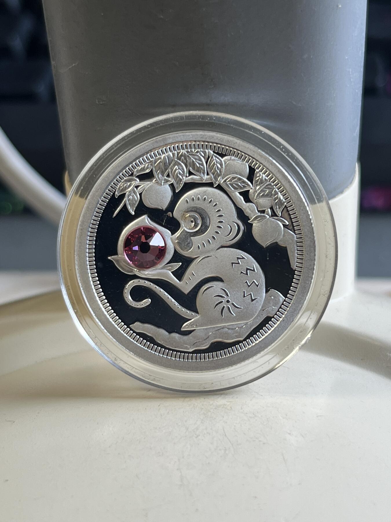 第177期拍卖【长期征集拍品】 托克劳2016年蟠桃会镶嵌粉水晶1/3盎司纪念银币，999银