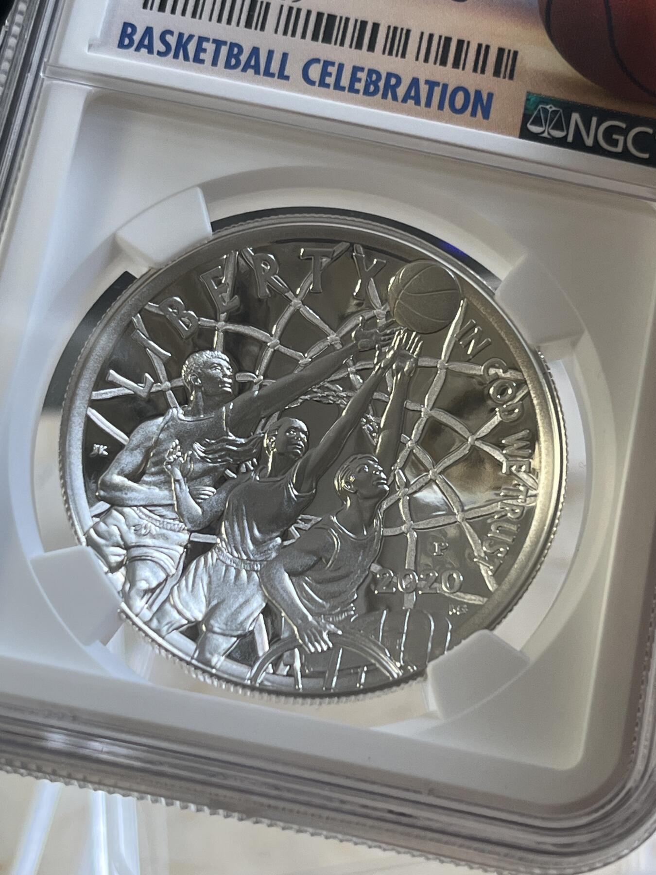 第177期拍卖【长期征集拍品】 首期NGC-PF70ULTRA CAMEO 美国2020年发行的篮球名人堂曲面精制纪念银币（26.73克重，999银，38.1MM，西点造币厂）,无盒无证书