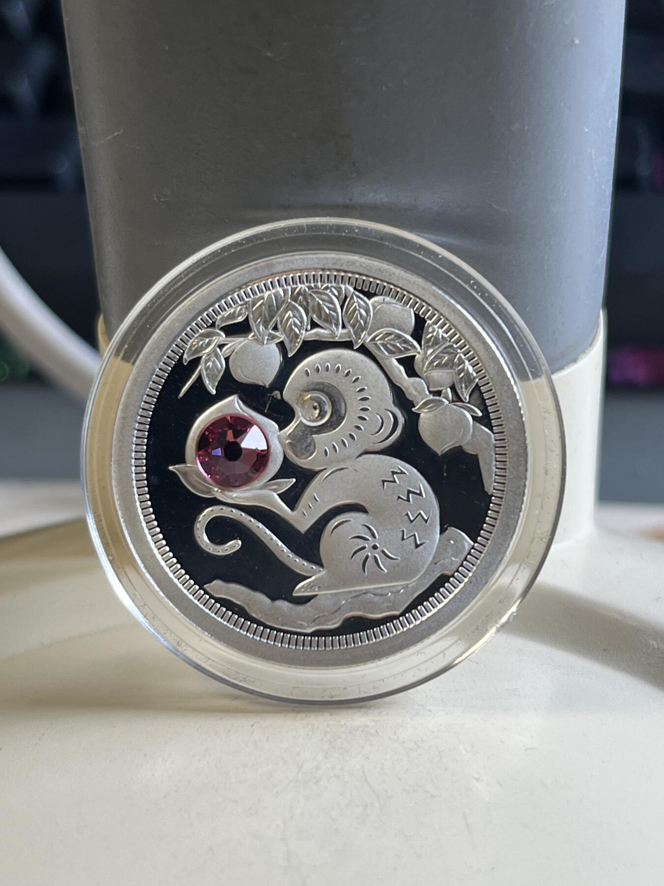 第177期拍卖【长期征集拍品】 托克劳2016年蟠桃会镶嵌粉水晶1/3盎司纪念银币，999银