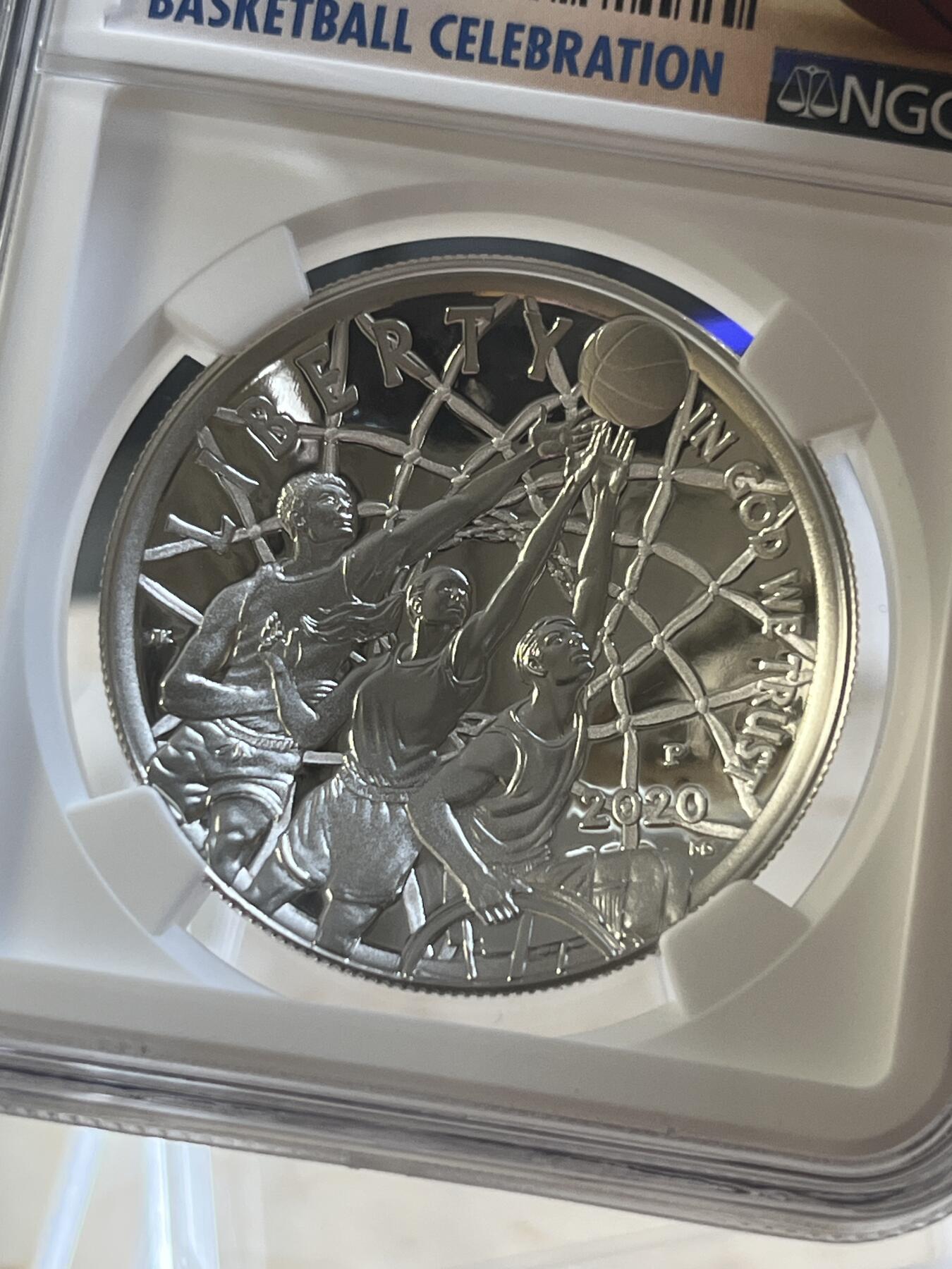 第177期拍卖【长期征集拍品】 首期NGC-PF70ULTRA CAMEO 美国2020年发行的篮球名人堂曲面精制纪念银币（26.73克重，999银，38.1MM，西点造币厂）,无盒无证书