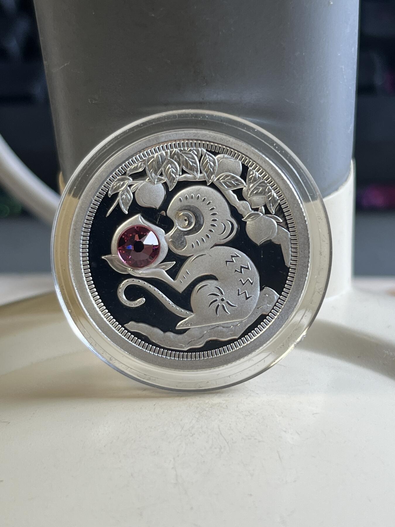 第177期拍卖【长期征集拍品】 托克劳2016年蟠桃会镶嵌粉水晶1/3盎司纪念银币，999银