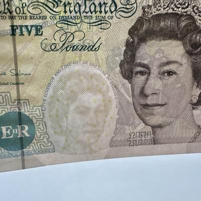 🌹外币初藏🌹🐯2025年第113场  每周二四六晚8️⃣点 接代拍 英国五英镑 全新