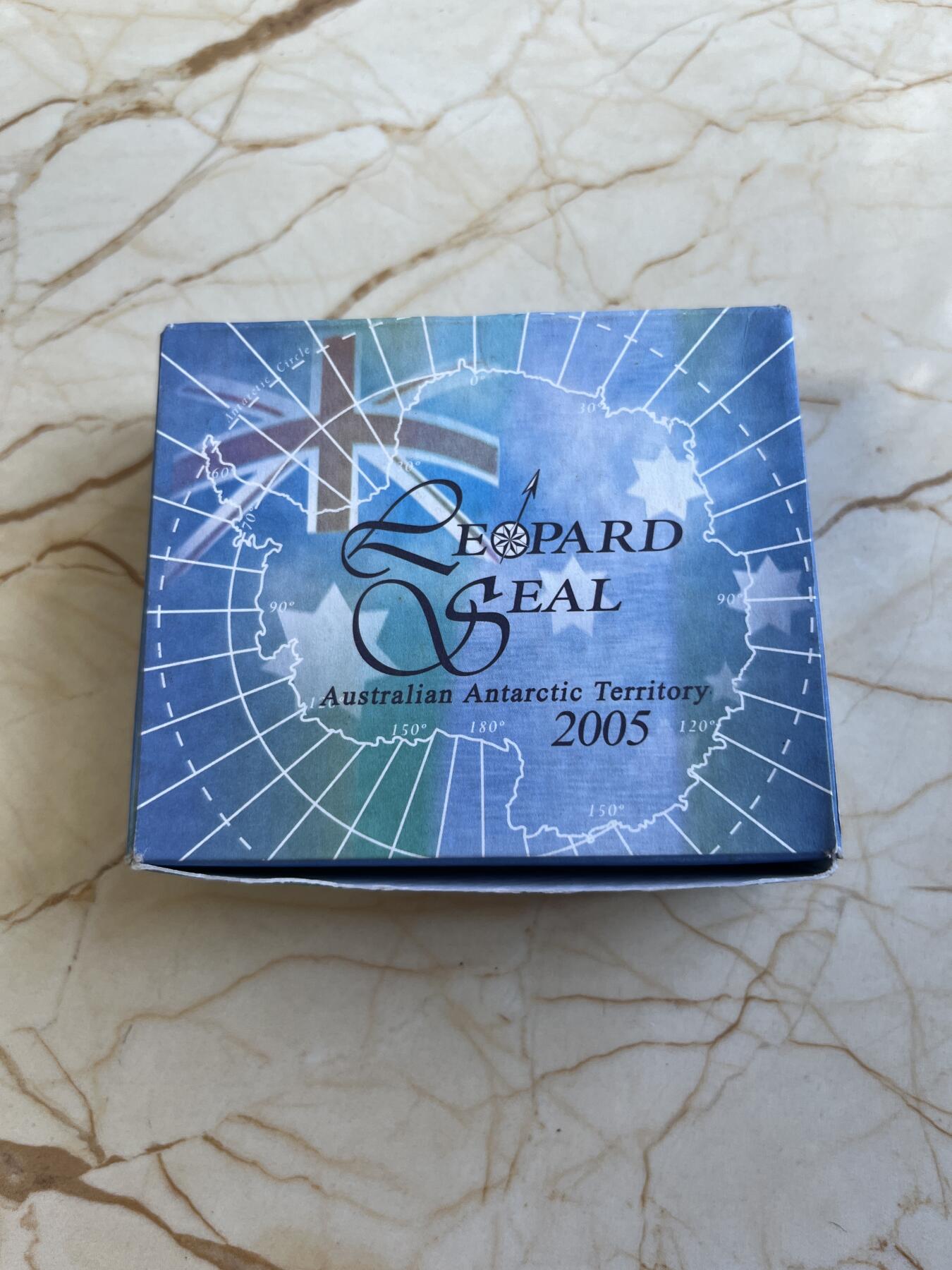 第177期拍卖【长期征集拍品】 澳大利亚2005南极领地系列海豹1盎司纪念彩银币，发行7500枚，999银，