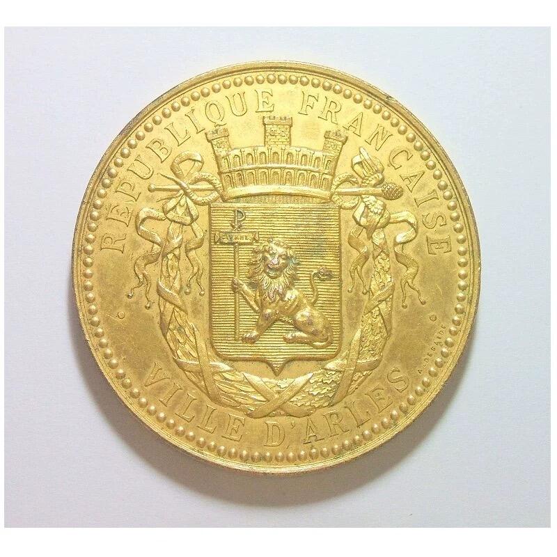 法国1890年阿尔勒市徽 狮子+城堡高浮雕精制大镀金章 50MM