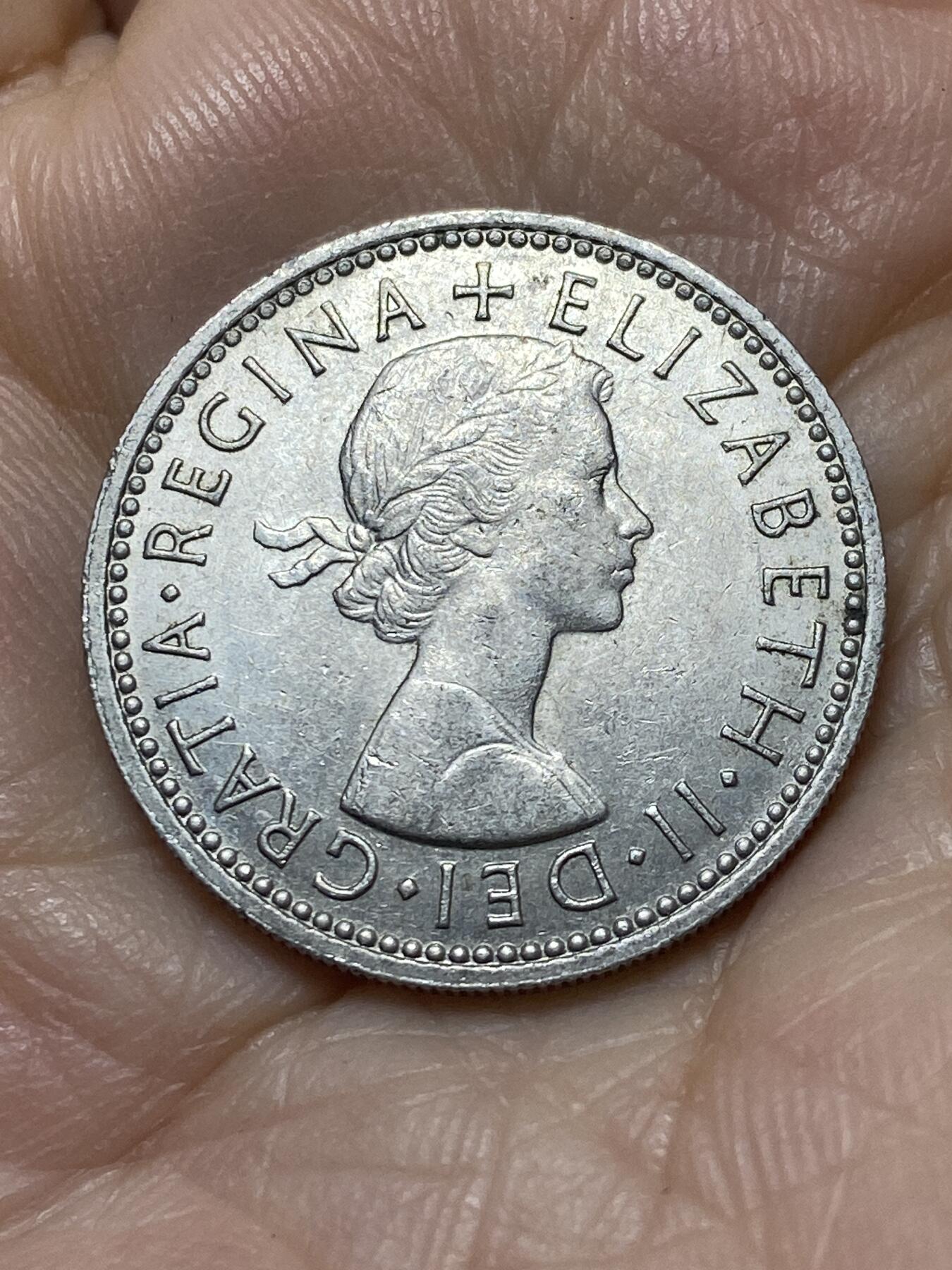 2025年第一百零七场(总第一百三十三场）外国好品散币(免佣金) 英国🇬🇧1964年1先令(伊丽莎白二世青年桂冠第二版，英格兰盾徽版)