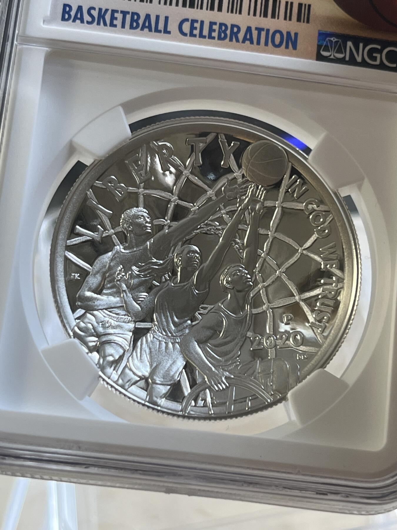 第177期拍卖【长期征集拍品】 首期NGC-PF70ULTRA CAMEO 美国2020年发行的篮球名人堂曲面精制纪念银币（26.73克重，999银，38.1MM，西点造币厂）,无盒无证书