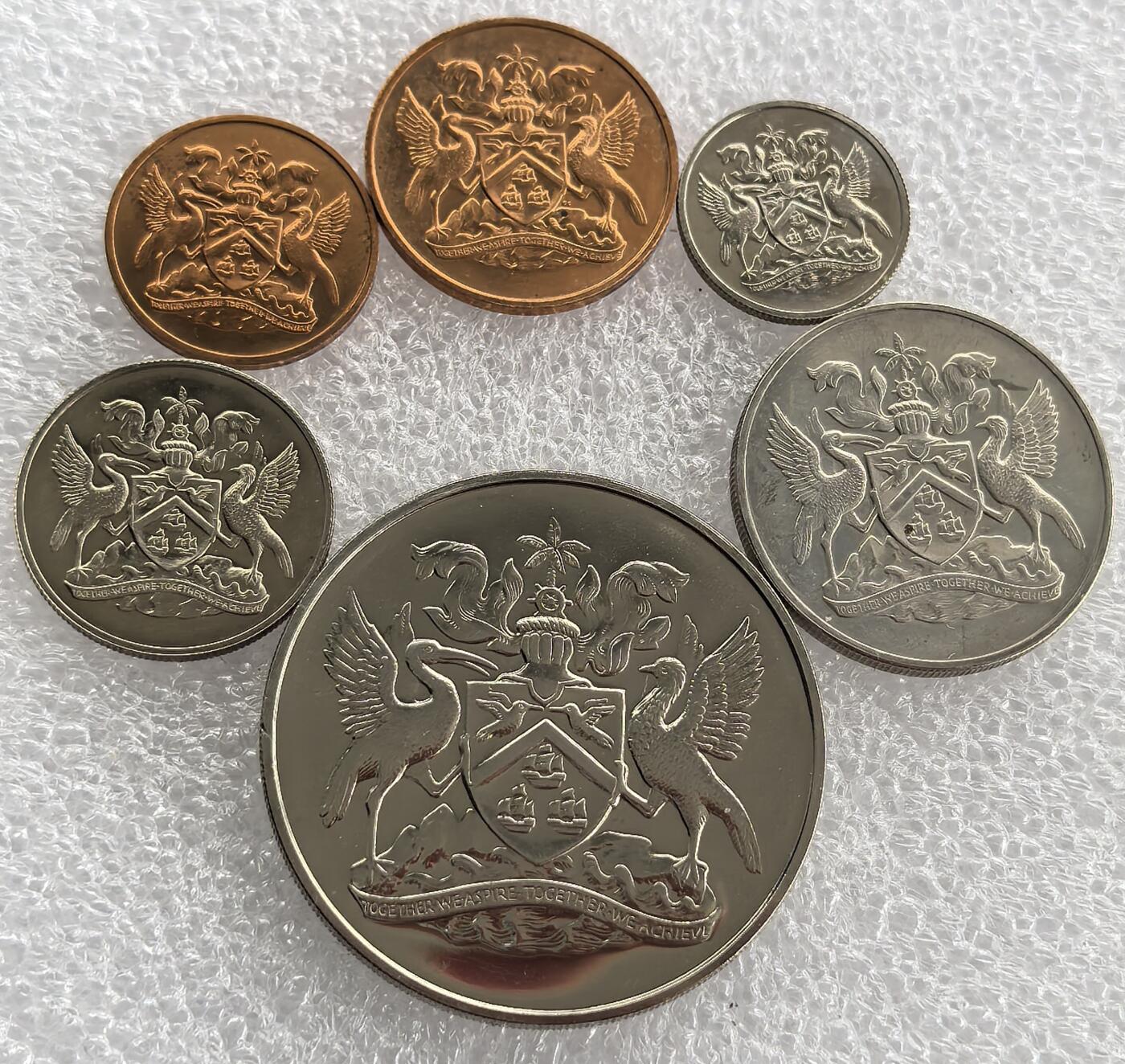 葡属殖民地、巴西、西非等铜币银币专场，周五晚上九点倒数截拍，满百包邮，周日发货,可寄存半年，喜欢朋友微信扫描二维码可直接参拍 精制特立尼达和多巴哥1970年精制版6枚全套