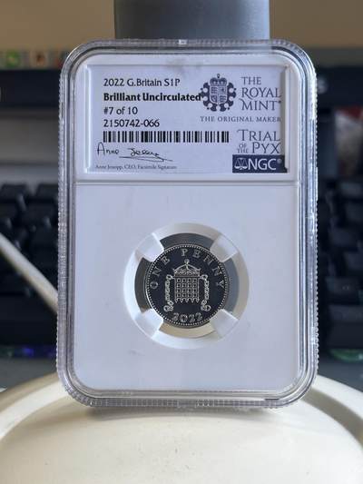 第177期拍卖【长期征集拍品】 - 英国2022年1英镑纪念银币NGC评级，3.56克，925银，带一本资料