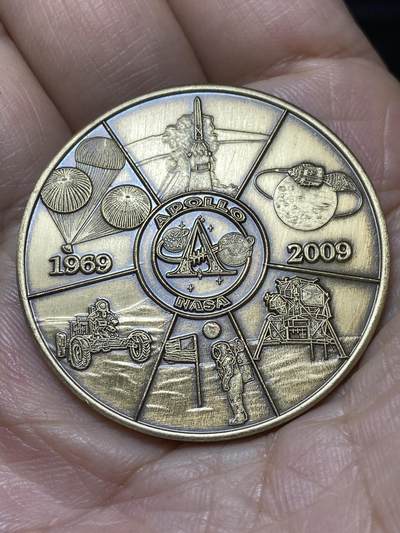 2025年第一百零七场(总第一百三十三场）外国好品散币(免佣金) - 美国🇺🇸2009纪念章，直径39毫米，厚2.3毫米，重20.73克(纪念阿波罗11号1969年登陆月球40周年)
