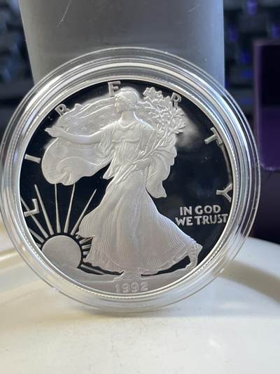 第177期拍卖【长期征集拍品】 - 美国1992年行走女神鹰洋1盎司精制版纪念银币，999银，有白斑