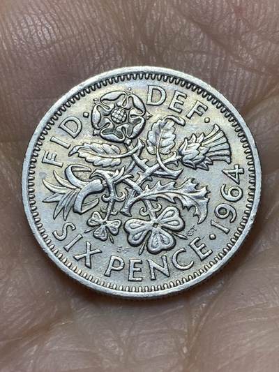 2025年第一百零七场(总第一百三十三场）外国好品散币(免佣金) - 英国🇬🇧1964年6便士(伊丽莎白二世青年桂冠第二版)