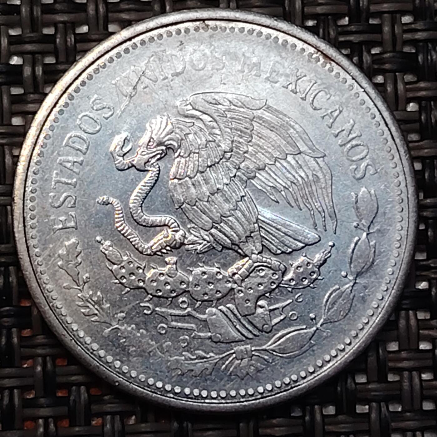 布加迪🐬～世界钱币(上海)🌾第 249 期 /  各国套币和散币 墨西哥🇲🇽 1986年 1比索
