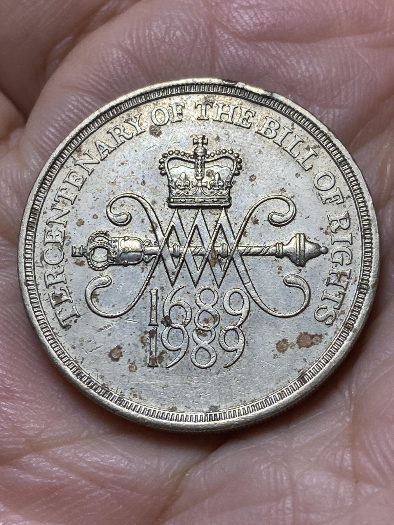 2025年第一百零七场(总第一百三十三场）外国好品散币(免佣金) 英国🇬🇧1989单年份2英镑(英国权利法案颁布300周年纪念币，圣爱德华王冠版)