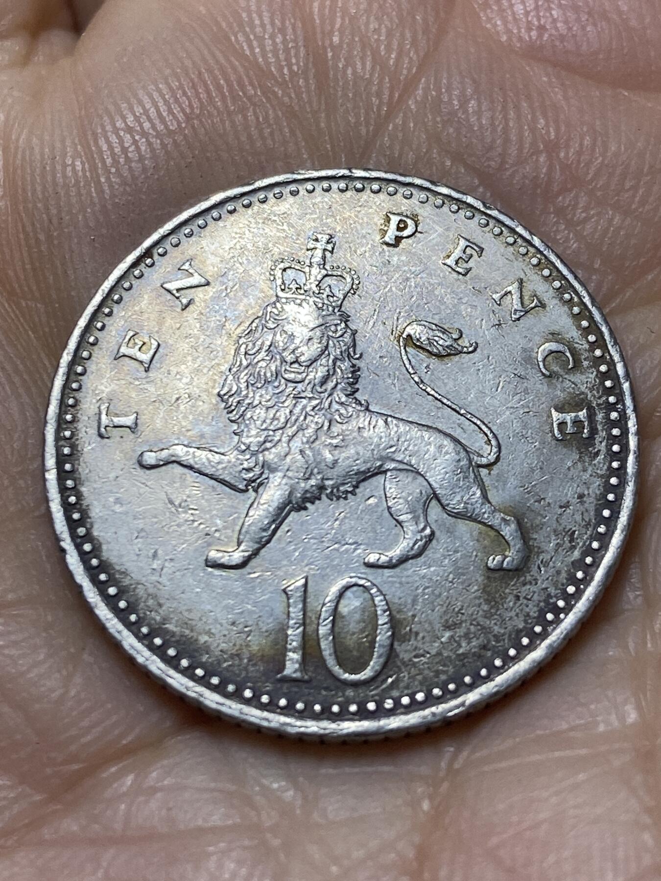 2025年第一百零七场(总第一百三十三场）外国好品散币(免佣金) 英国🇬🇧1992年10新便士(伊丽莎白二世中年高冠第一版，大尺寸版)