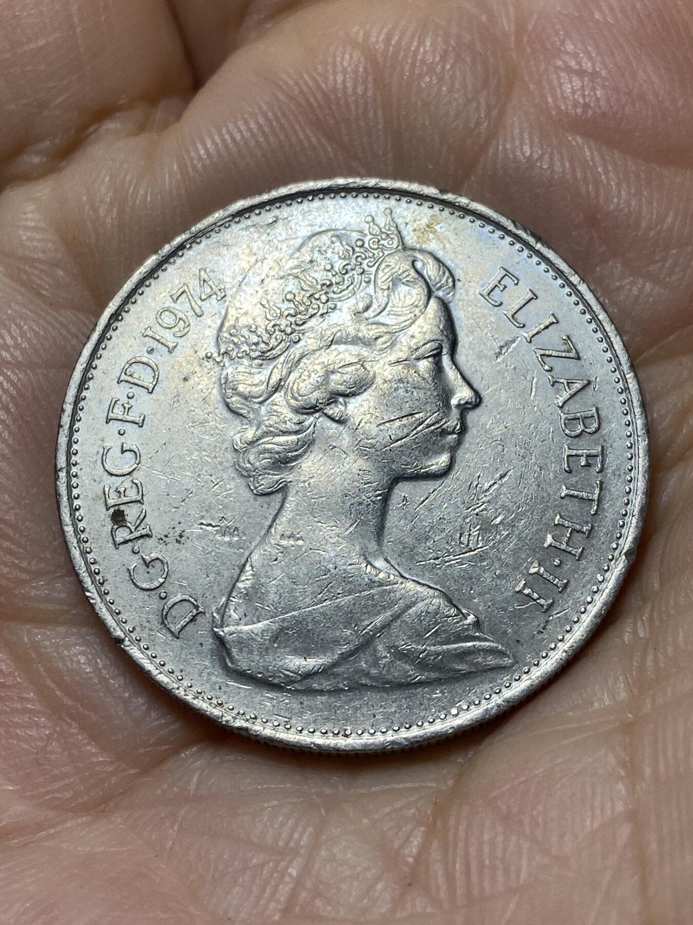 2025年第一百零七场(总第一百三十三场）外国好品散币(免佣金) 英国🇬🇧1974年10新便士(伊丽莎白二世中年花冠，十进制第一版)