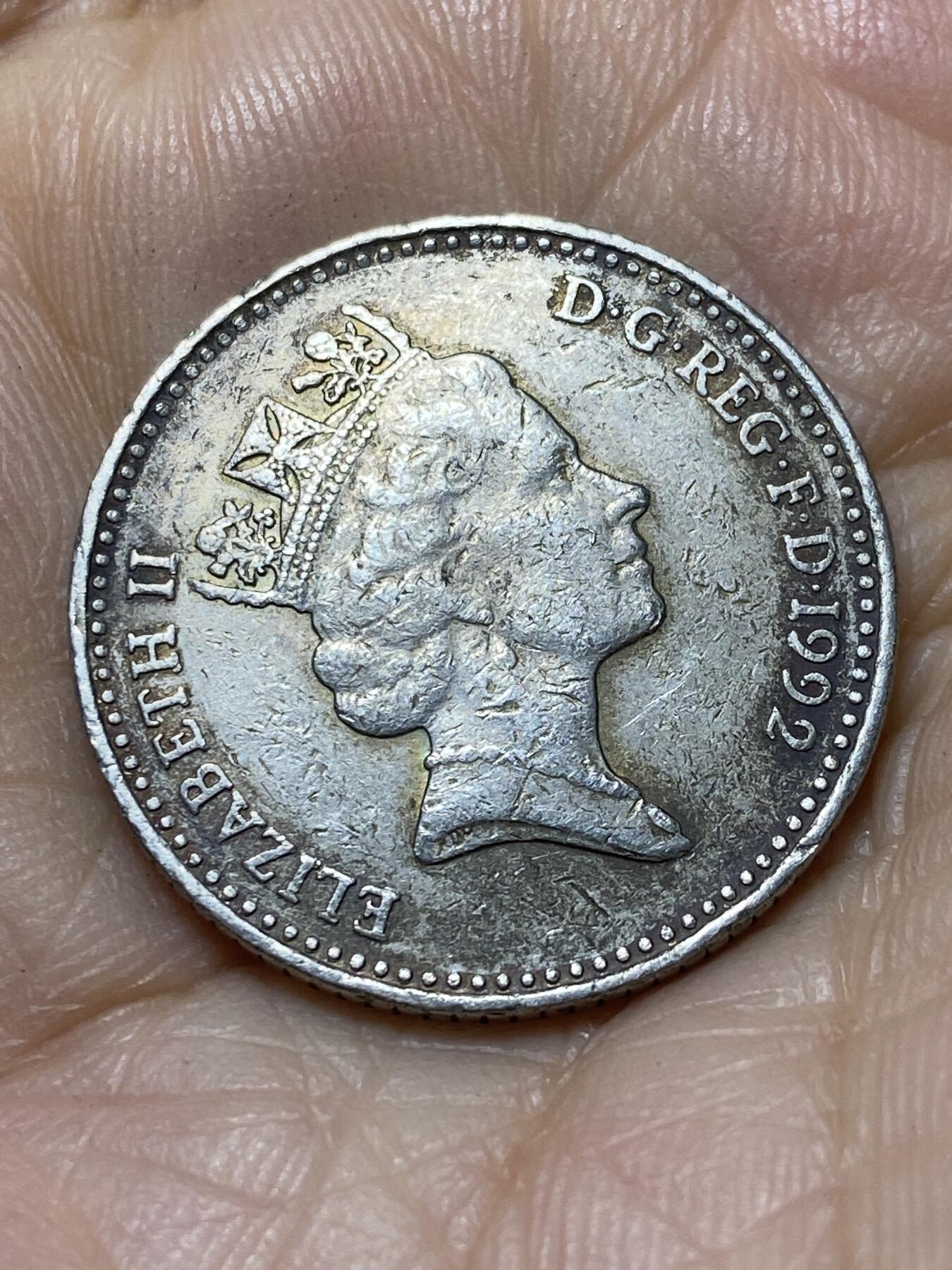 2025年第一百零七场(总第一百三十三场）外国好品散币(免佣金) 英国🇬🇧1992年10新便士(伊丽莎白二世中年高冠第一版，大尺寸版)