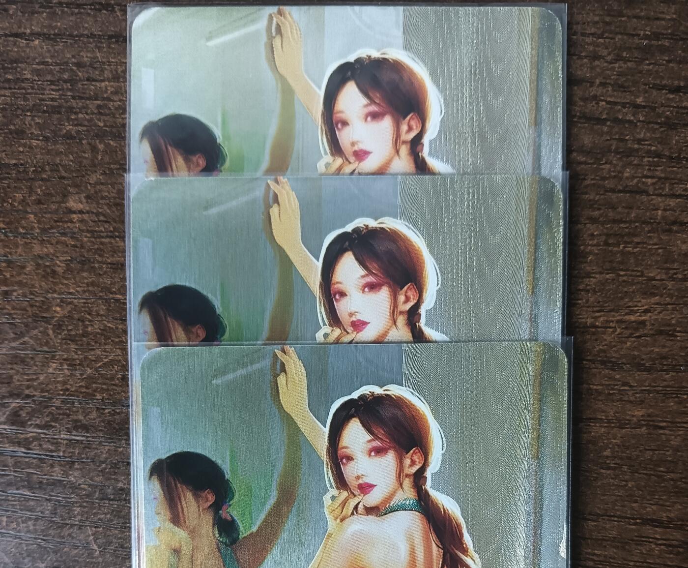 花开卡拍第42期（10月12号周日截拍，品控勿拍!!!拍品不寄存，运费5元，自制卡难免瑕疵，可能存在轻微撞角爆边等出厂瑕疵，品控介意勿拍！） 砖家卡牌，恋歌第四弹粗闪三渐变，第三张是艺术版