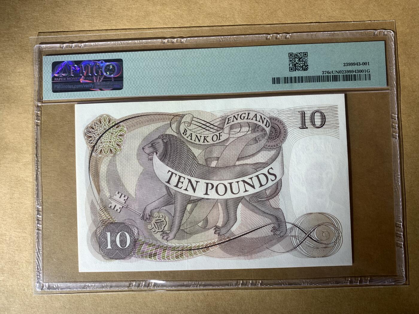 【礼羽收藏】🌏世界钱币拍卖第106期 拍卖延长30分钟 20:00开始 【B90 898066】全新UNC 1961年英国C序列10镑纸币 女王钞 无3457尾066 圆圆倒置号 非常少见