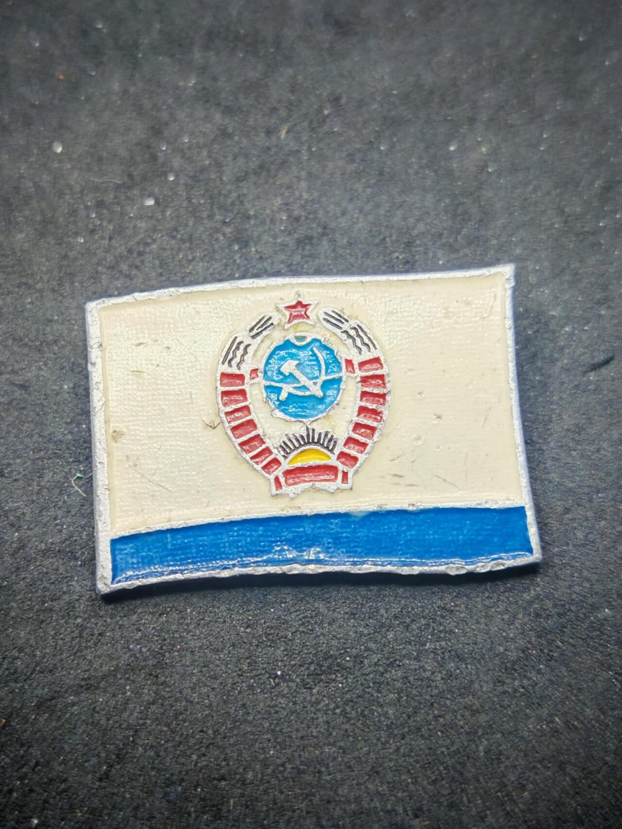 凯旋世界勋赏（第19期）（欢迎送拍）（对拍品有疑问请询问客服，不接受到手刀，出价默认拍品品相。请认真阅读拍卖规则！出价默认已认可！）（收到货请录制开箱视频，无视频概不处理问题。） 苏联小徽章
