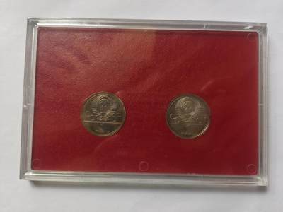 巨藏钱币第四期10月13号20点开拍 苏联1977-78年1卢布纪念镍币2枚一组-带盒子有裂