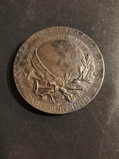 老王徽章第155期 - 法国巴黎1896年国际编辑大会镀银大铜章    直径49mm.   重量59.7g