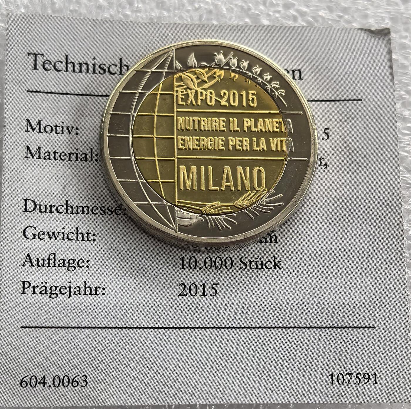 外国优质纪念币银币，周六晚上九点倒数截拍，满百包邮，可寄存半年，喜欢朋友微信扫描二维码可直接参拍 意大利米兰世界博览会2欧样币带证书，发行量1万枚