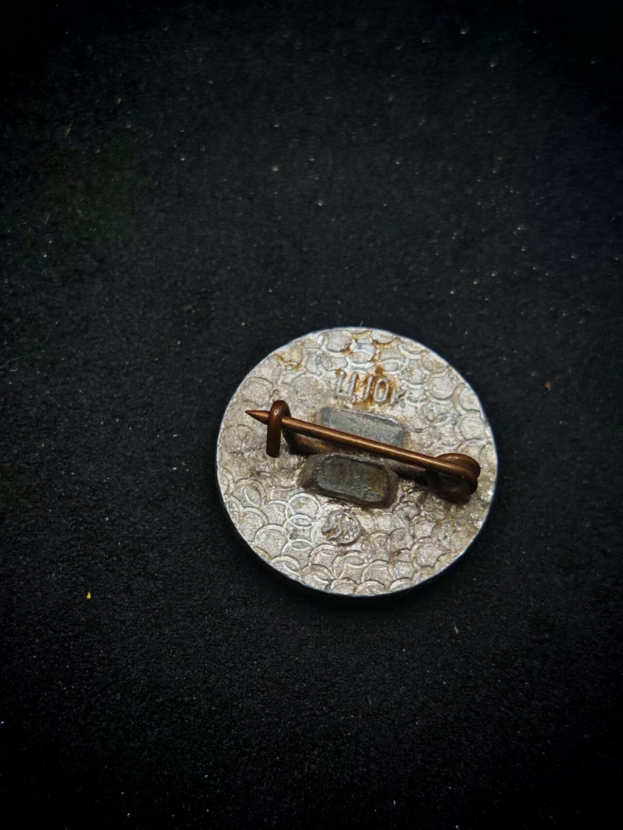 凯旋世界勋赏（第19期）（欢迎送拍）（对拍品有疑问请询问客服，不接受到手刀，出价默认拍品品相。请认真阅读拍卖规则！出价默认已认可！）（收到货请录制开箱视频，无视频概不处理问题。） 列宁像章