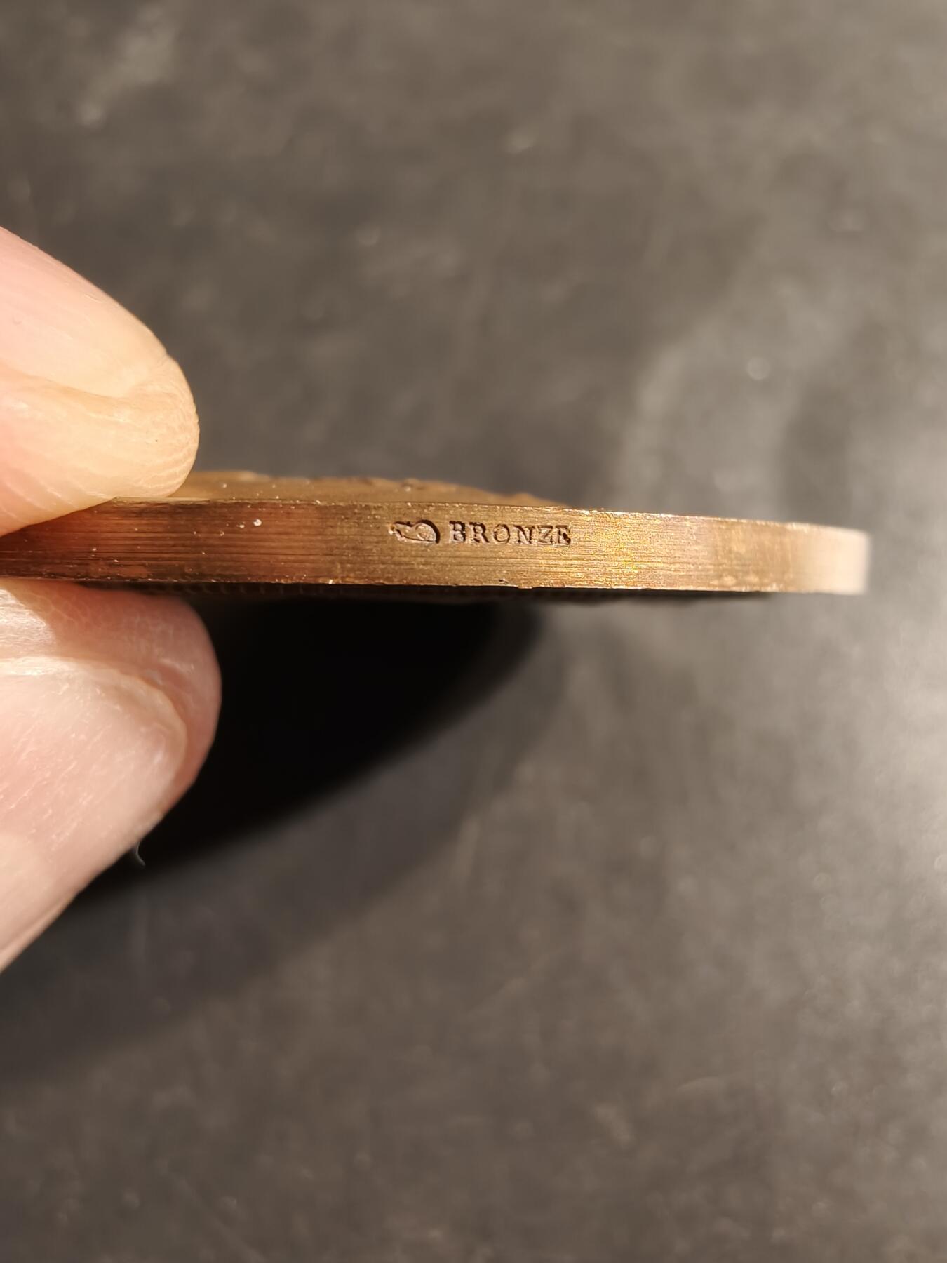 老王徽章第155期 法国战争部军事准备大铜章    名家Dupuis作品    直径50mm.   重量61.7g