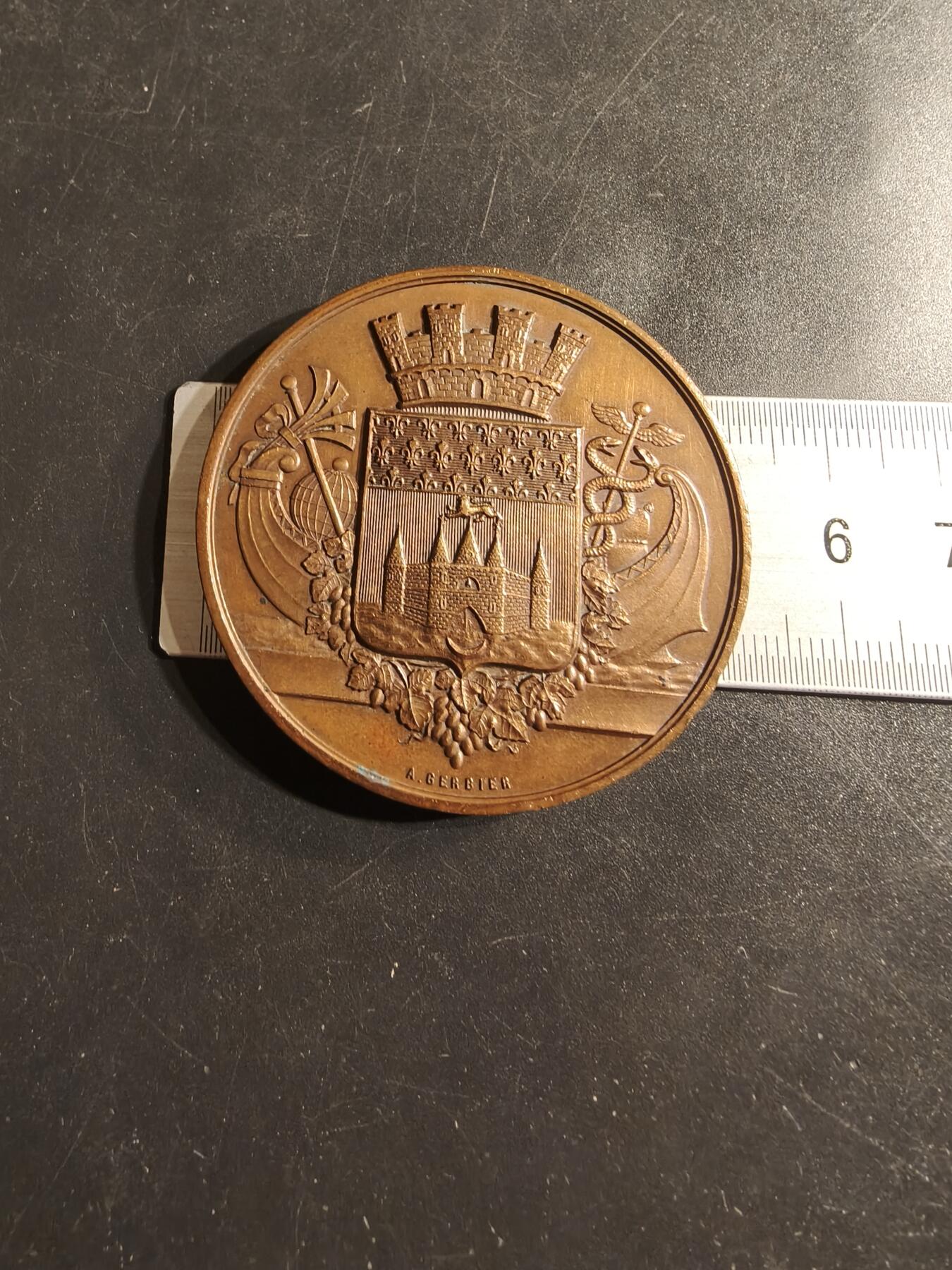 老王徽章第155期 法国1892年波尔多猎犬竞赛大铜章     直径50mm.   重量62.9g