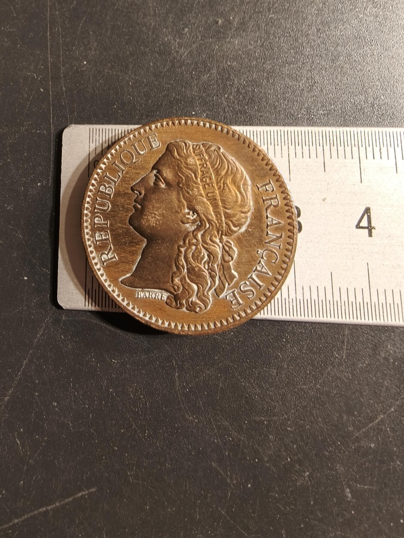 老王徽章第155期 法国1878巴黎世博会大铜章    直径30mm.   重量15.3g
